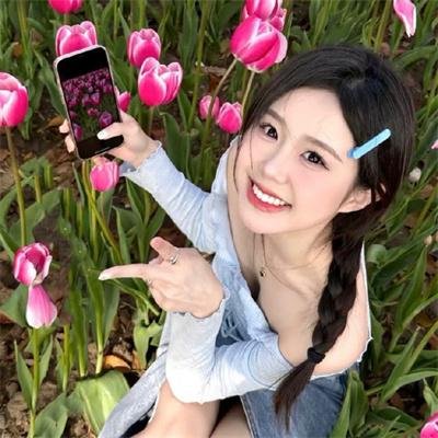 龙纹身的女孩